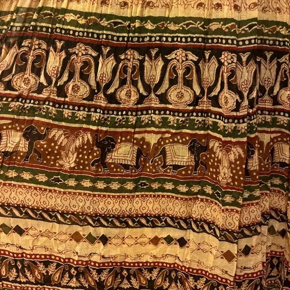 Patterned skirt - Picture 3 of 3